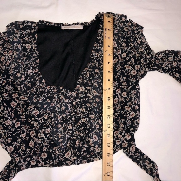 Pookie & Sebastian Black Floral Cropped Top Long Sleeve Zip Back Size Small - Picture 7 of 10